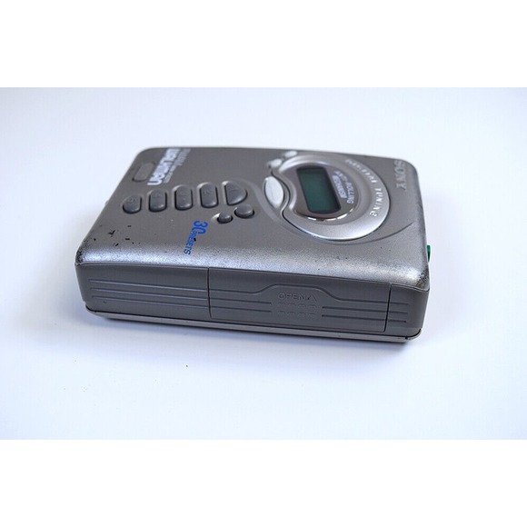 Sony Walkman WM-FX271 Digital Tuning AM/FM Radio & Cassette Player w/ Case READ - Picture 11 of 11